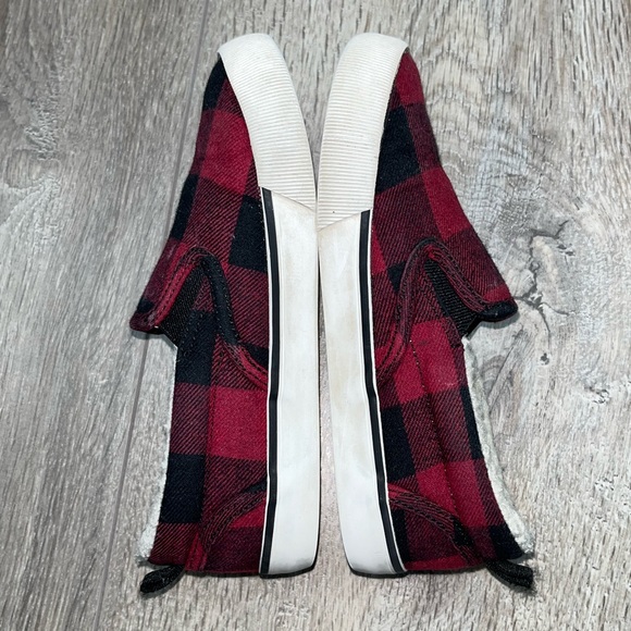 GAP Faux Sherpa Lined Slip On Shoes 9T | Buffalo Check Slip On Shoes 9T - Picture 4 of 13